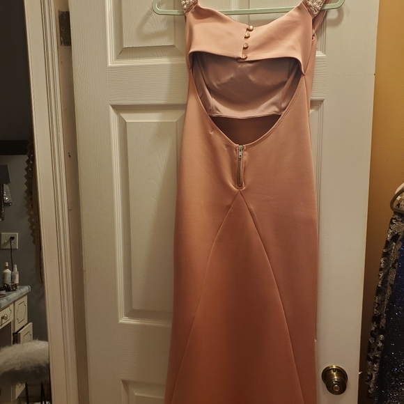 Dress - Picture 7 of 7
